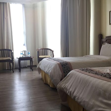 Regal Court Hotel Kuching Ngoại thất bức ảnh