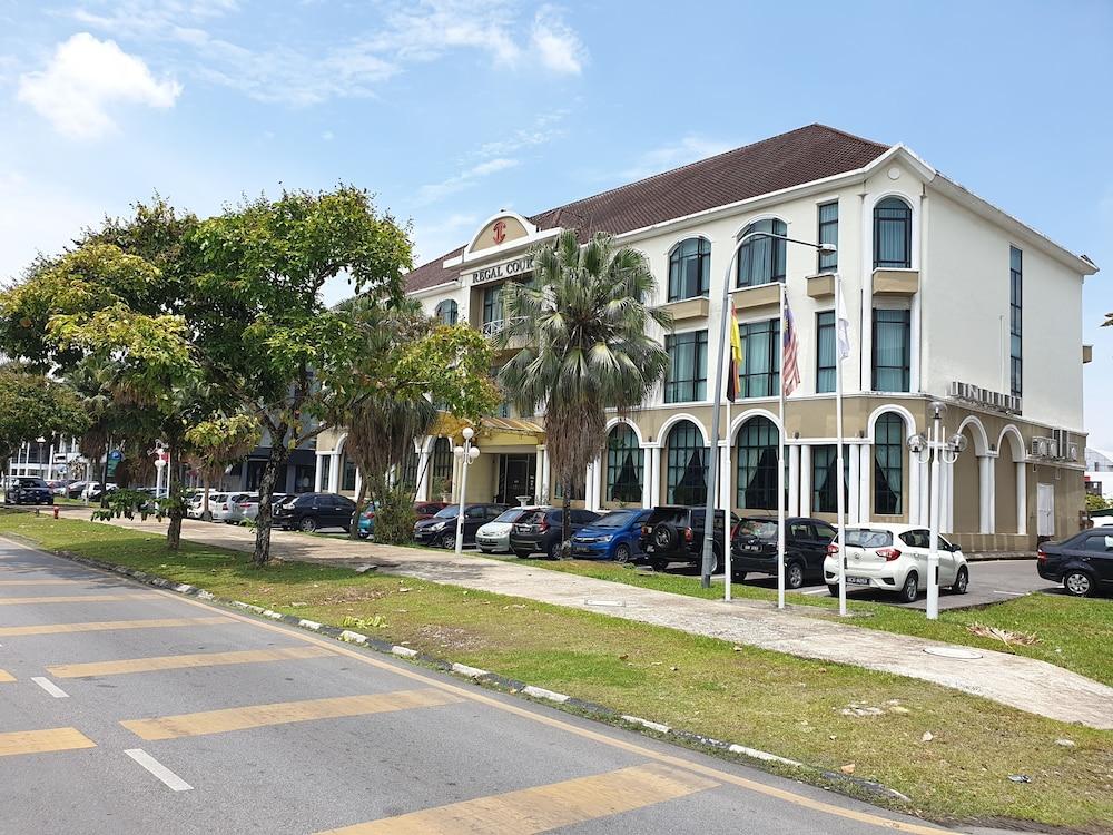 Regal Court Hotel Kuching Ngoại thất bức ảnh