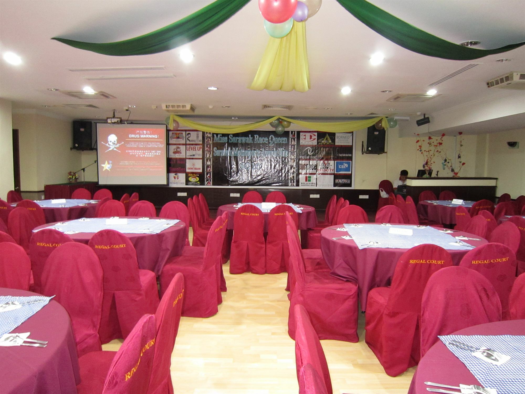Regal Court Hotel Kuching Ngoại thất bức ảnh