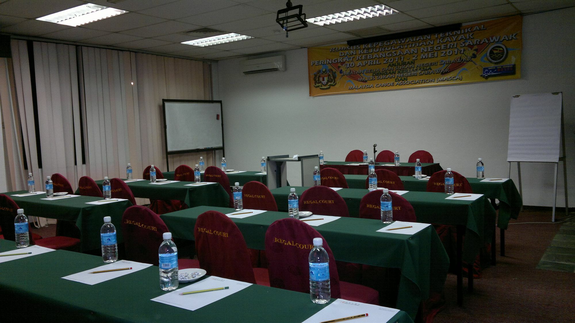 Regal Court Hotel Kuching Ngoại thất bức ảnh